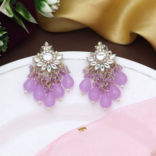 Hellviolette Kundan-Ohrringe mit funkelnden Steinen für festliche Looks