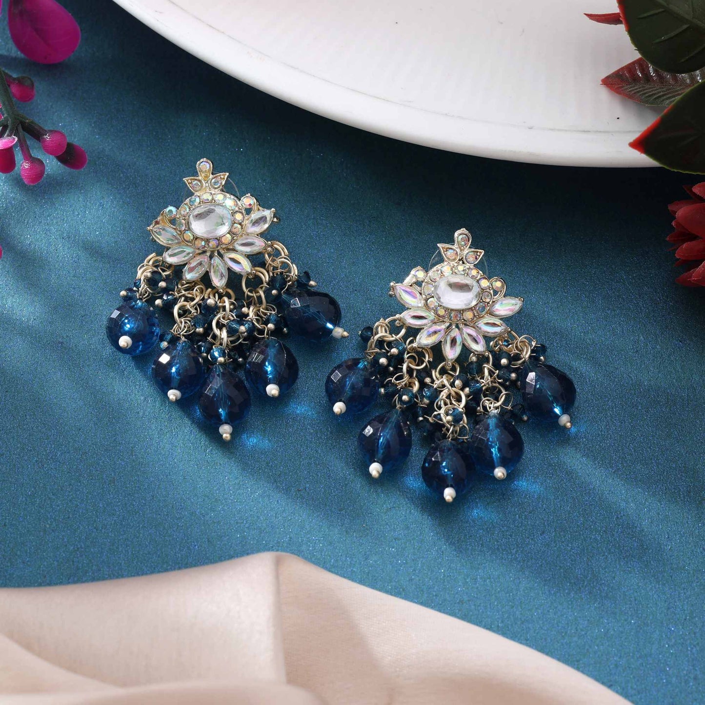 Tuerques Blaue Kundan Ohrringe mit königlichem traditionellem Stil und Glanz