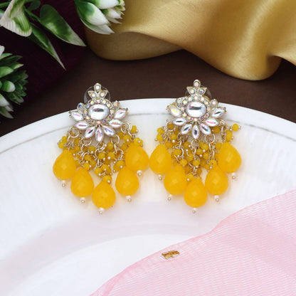 Gelbe Kundan-Ohrringe mit Hochzeits-Appeal und glänzendem Design