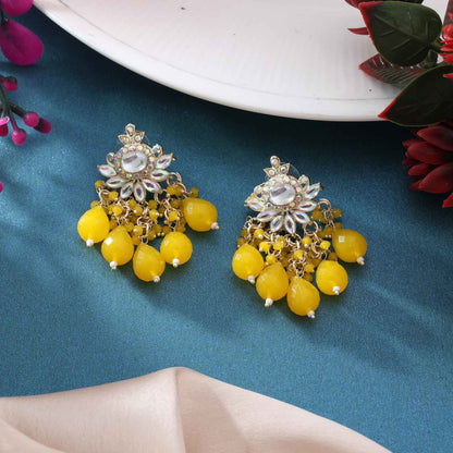 Gelbe Kundan-Ohrringe mit Hochzeits-Appeal und glänzendem Design
