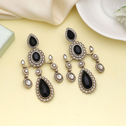 Schwarze Kundan-Ohrringe, entworfen für zeitgenössisches Ethno-Styling