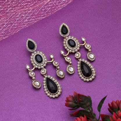 Schwarze Kundan-Ohrringe, entworfen für zeitgenössisches Ethno-Styling