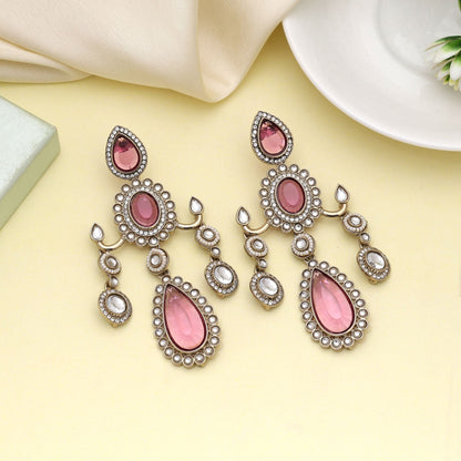 Magenta Kundan-Ohrringe für gewagte festliche Looks