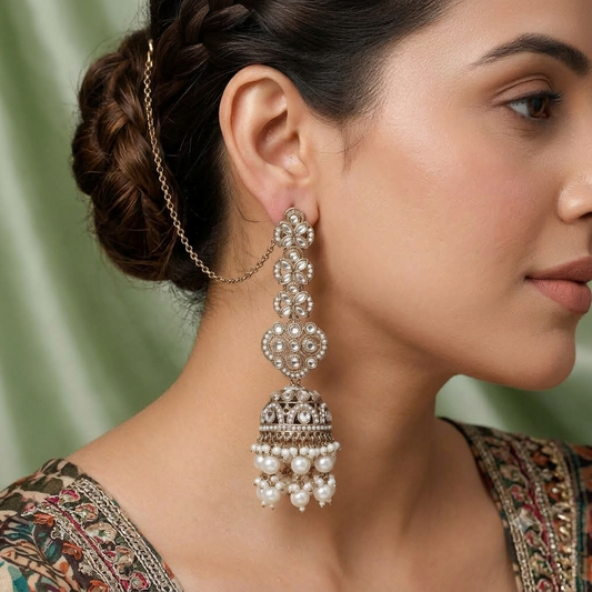 Weiße, große Jhumka Kundan Ohrringe im traditionellen Kundan-Ohrring-Stil