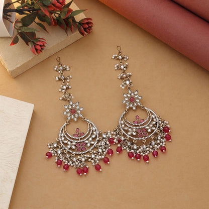 Rani Color Kundan Ohrringe gestylt mit Braut Kundan Ohrringe Tikka Set