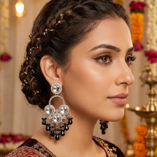 Schwarze stilvolle Party-Ohrringe mit Kundan und klassischem traditionellem Schmuckstil
