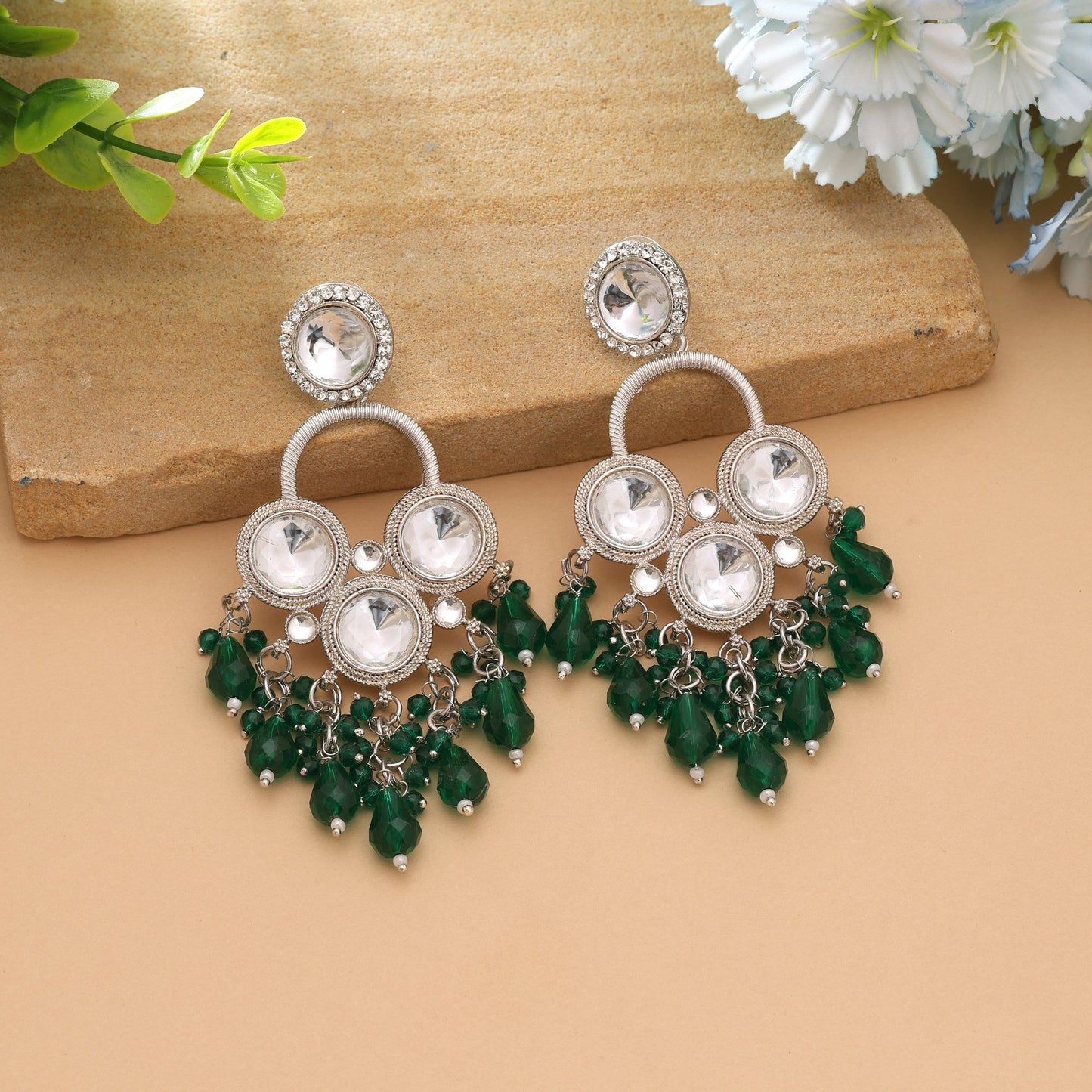 Grüne, stilvolle, traditionelle Kundan-Ohrringe mit ethnischem festlichem Schmuckdesign