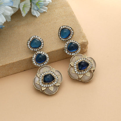 Blaue Kundan Ohrringe, königlicher traditioneller indischer Schmuck, stilvolles ethnisches Design