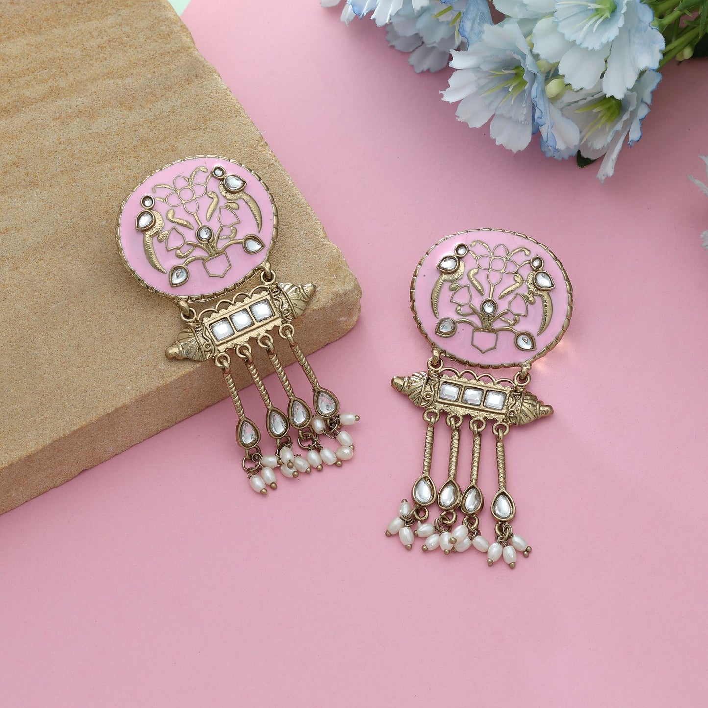 Pinkfarbene Meena-Arbeit Kundan-Ohrringe Stilvoller femininer traditioneller Schmuck