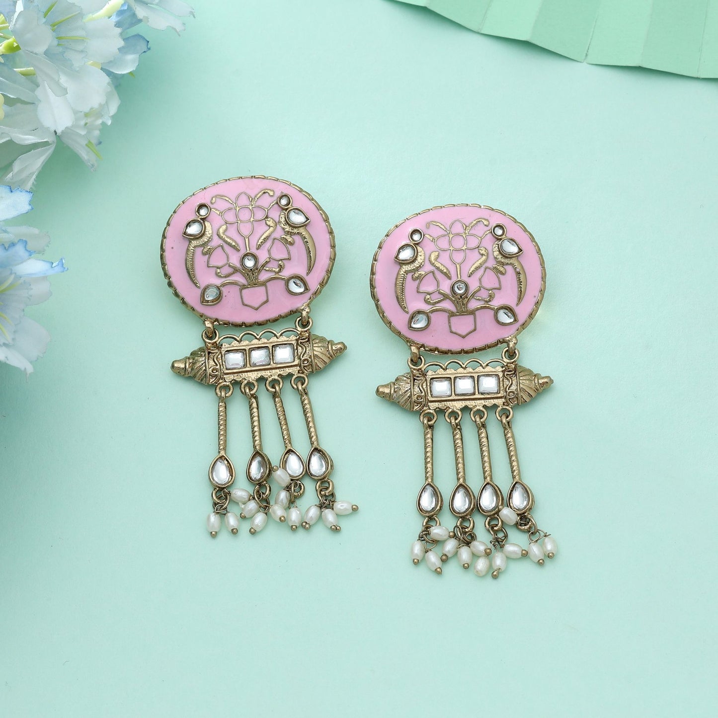 Pinkfarbene Meena-Arbeit Kundan-Ohrringe Stilvoller femininer traditioneller Schmuck