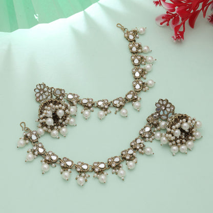 Weiße Spiegel- & Kundan-Ohrringe Elegantes traditionelles Party-Schmuckdesign