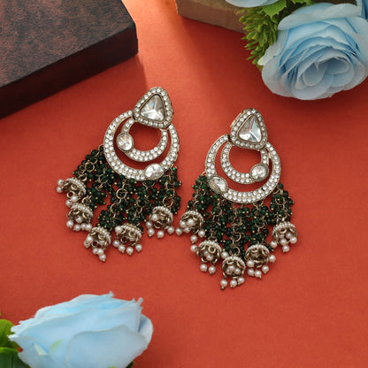 Grüne Kundan Ohrringe Elegantes ethnisches Party-Schmuckdesign