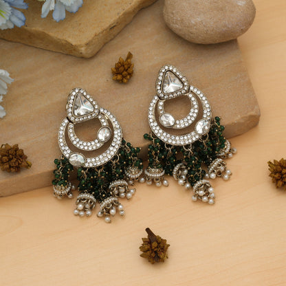 Grüne Kundan Ohrringe Elegantes ethnisches Party-Schmuckdesign