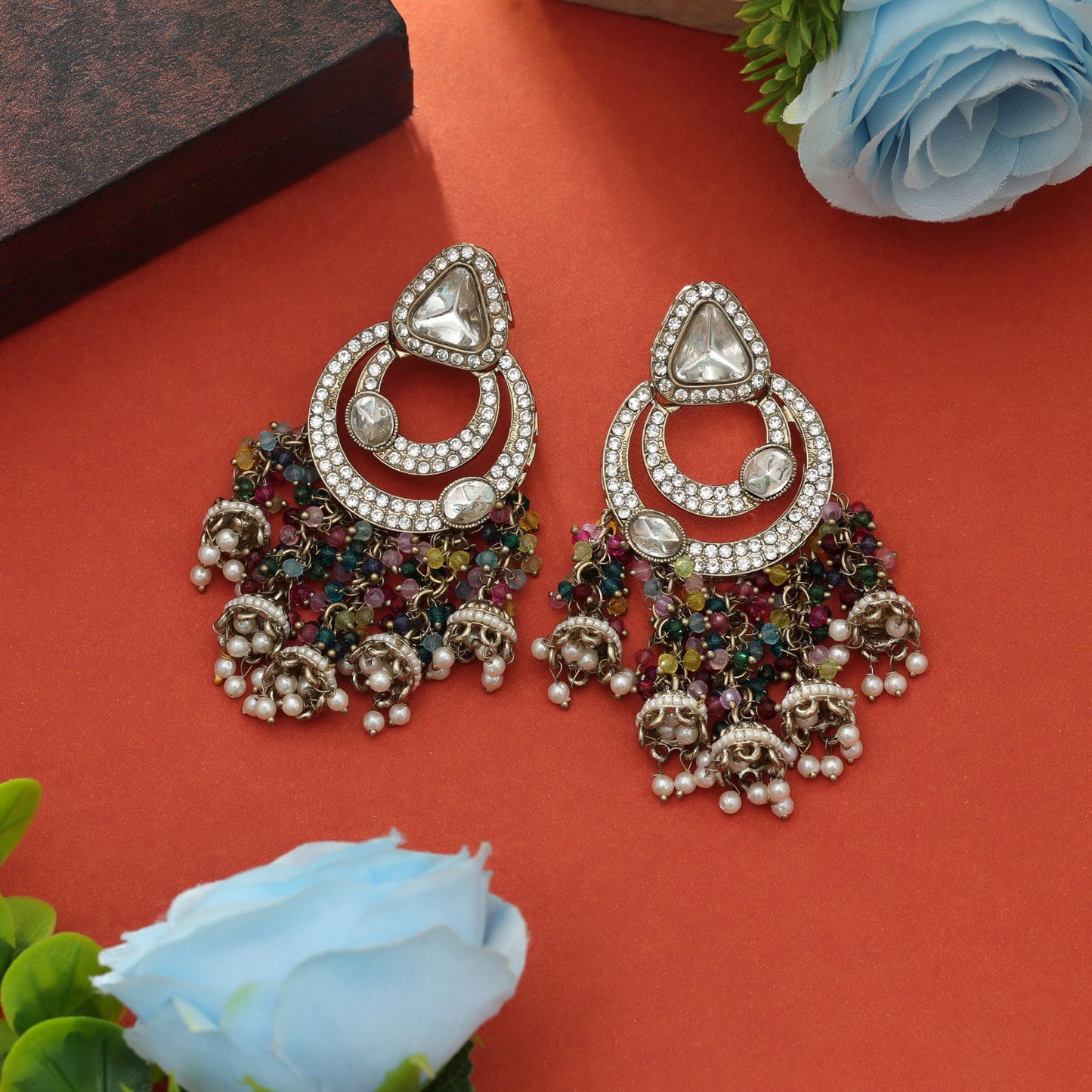 Mehrfarbige Kundan-Ohrringe Lebendige festliche traditionelle Schmuckkollektion
