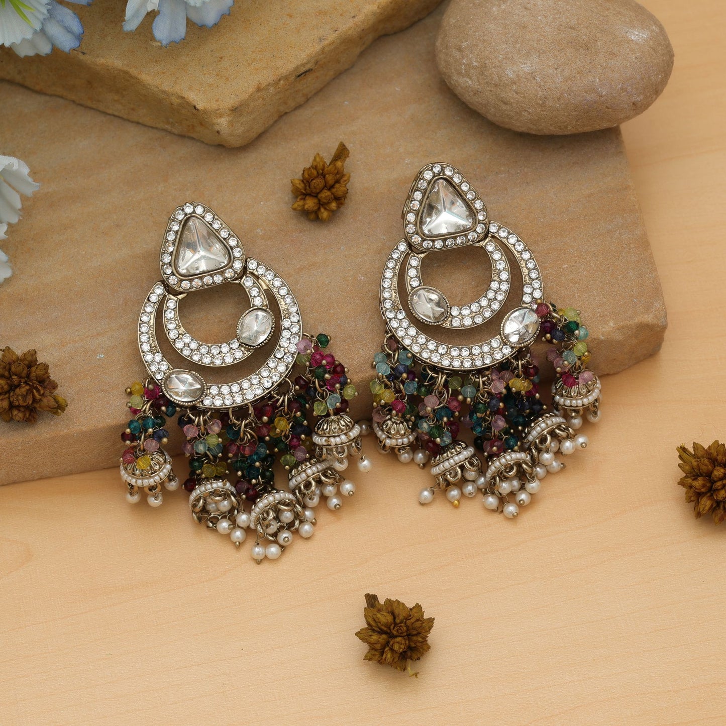 Mehrfarbige Kundan-Ohrringe Lebendige festliche traditionelle Schmuckkollektion