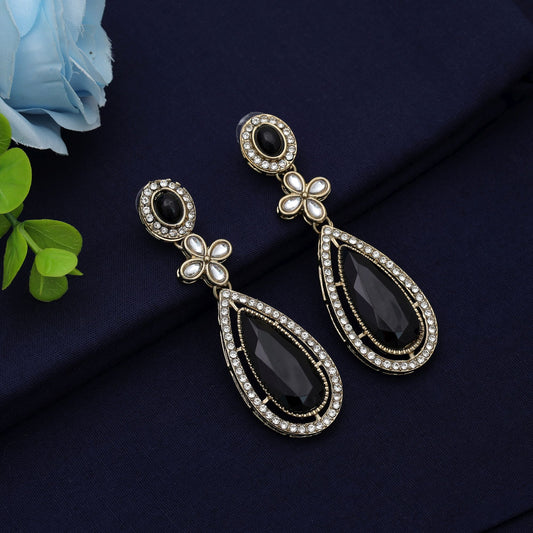 Trendige schwarze Kundan-Ohrringe für moderne Ethno-Looks