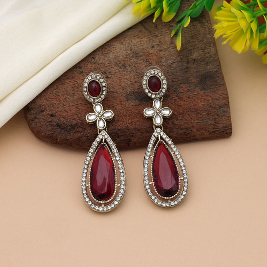 Klassische karmesinrote Kundan-Ohrringe im traditionellen Stil für Hochzeiten