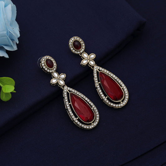 Klassische karmesinrote Kundan-Ohrringe im traditionellen Stil für Hochzeiten