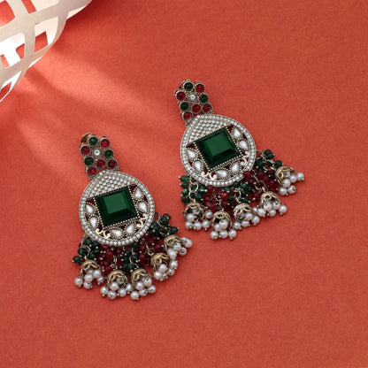 Stylische, weinrote und grüne Kundan-Ohrringe für Damen