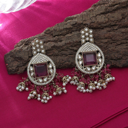 Kundan-Ohrringe in Royal-Lila für festliche Anlässe