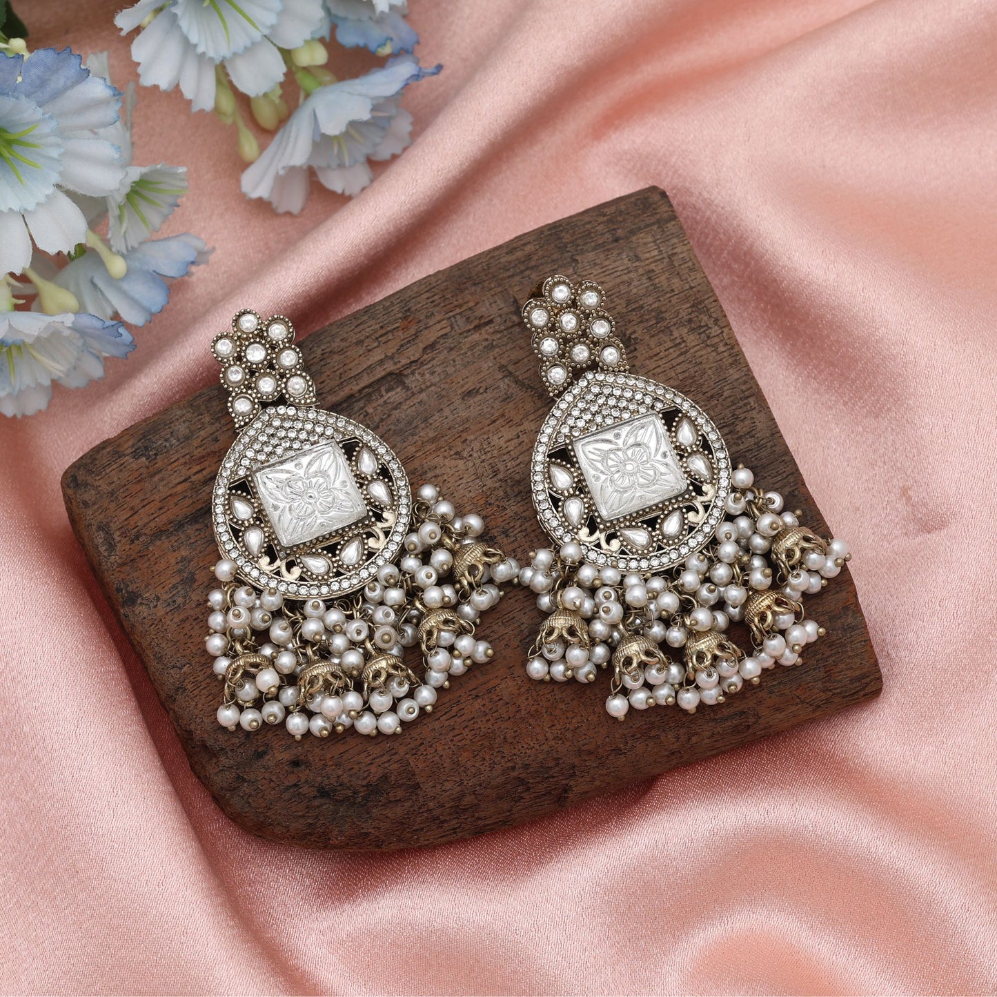 Sophisticated White Color Kundan Earrings For Premium Party Looks
