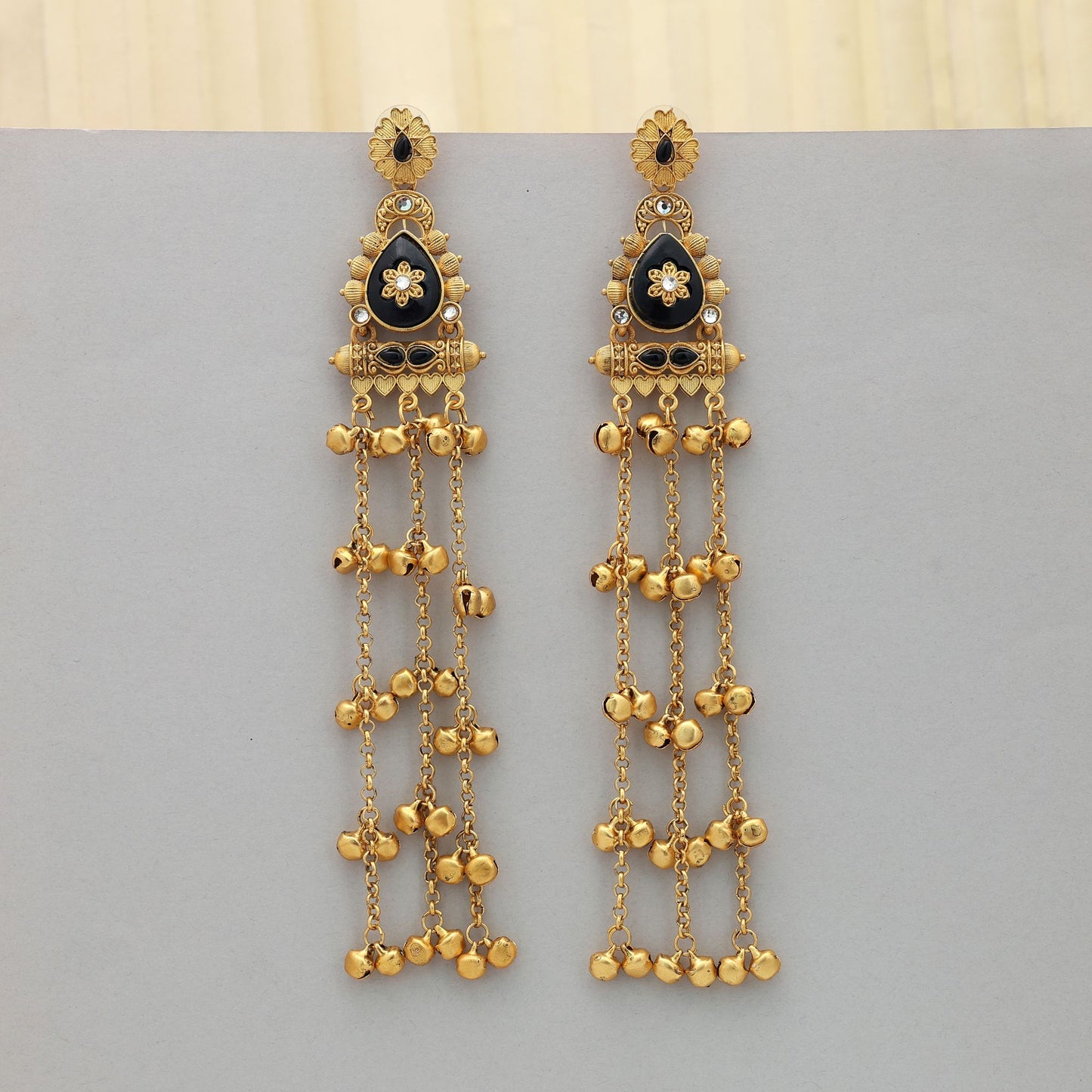 Schwarze lange Kaschmir-Ohrringe, Statement-Schmuck traditionell mit modernem Finish