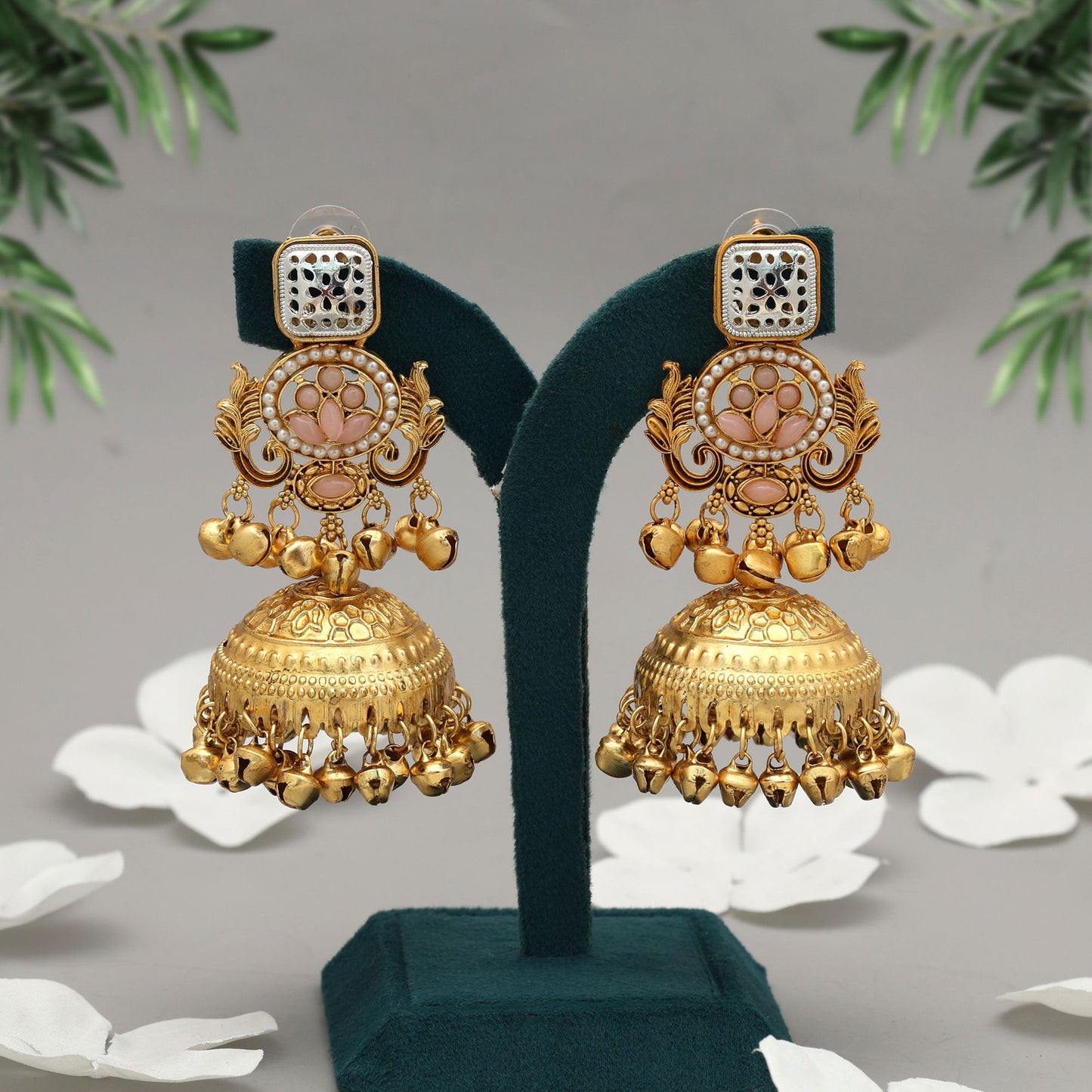 Pinkfarbene Jhumka Kaschmiri-Ohrringe Elegante feminine Schmuckstücke mit klassischem Design
