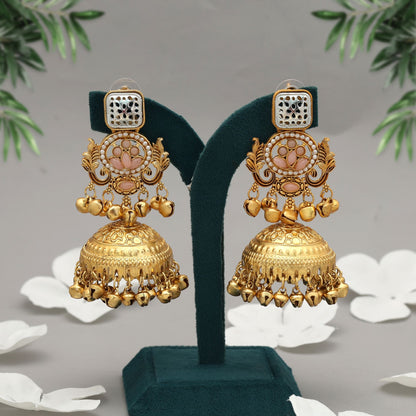 Pinkfarbene Jhumka Kaschmiri-Ohrringe Elegante feminine Schmuckstücke mit klassischem Design