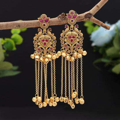Elegante, lange Kaschmir-Ohrringe in Rani-Farbe mit hochwertiger, traditioneller Schmuckkunst-Veredelung