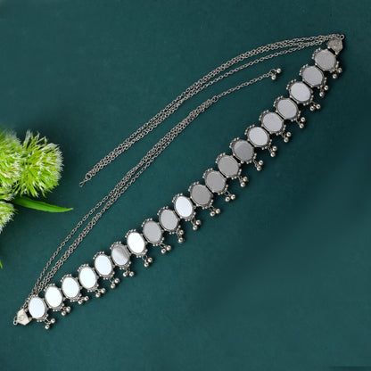 Silberfarbenes oxidiertes Kamarband mit Münztropfen-Detail für das Taillen-Styling