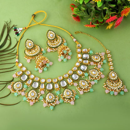 Kundan-Halskettenset in zwei Farben: Pink und Pistaziegrün für einen festlichen Look