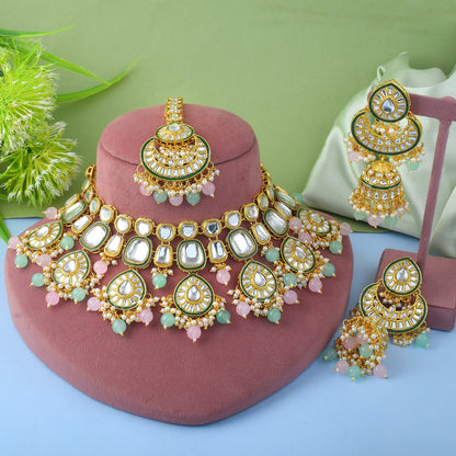 Kundan-Halskettenset in zwei Farben: Pink und Pistaziegrün für einen festlichen Look