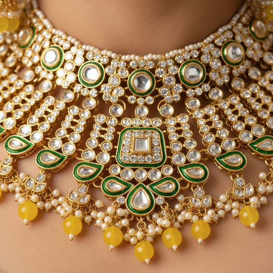 Traditionelles Kundan-Halsketten-Set in Gelb für festliche Outfits