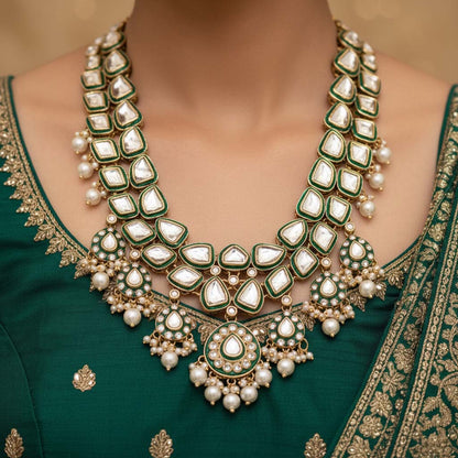 Ethno-weißes Kundan-Halsketten-Set mit Hochzeitssteindetails