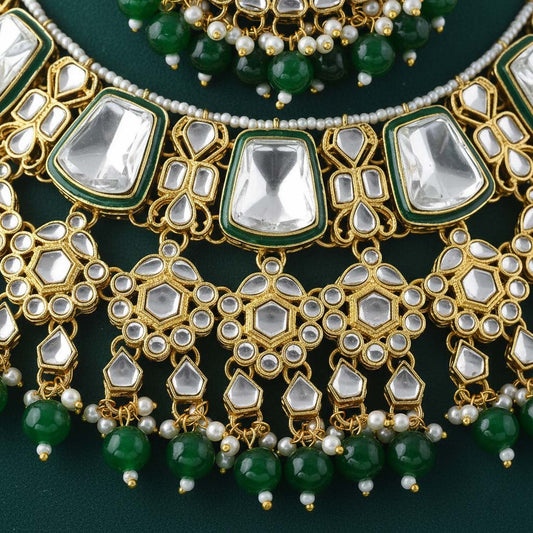 Strahlend grünes Kundan-Halsketten-Set mit antiker Veredelung