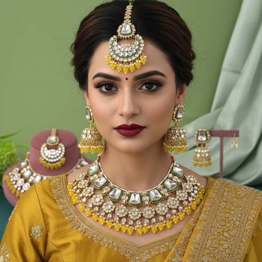 Sonnengelbes Kundan-Halsketten-Set für Tagesveranstaltungen