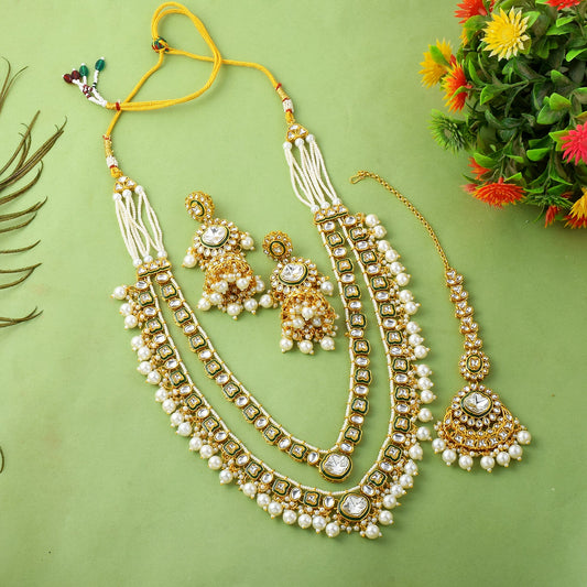 Weißes Kundan-Halskettenset zur Hochzeit mit luxuriösen Steinverzierungen