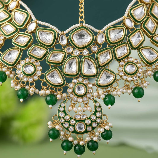 Immergrünes Kundan-Halskettenset in Grün für kulturelle Anlässe