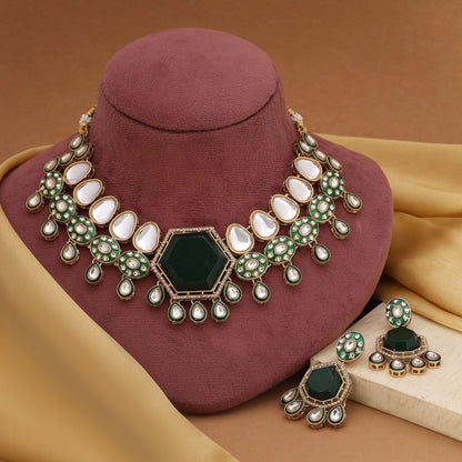 Wunderschönes grünes Kundan-Halsketten-Set mit Ohrringen, perfekt für Hochzeitszeremonien