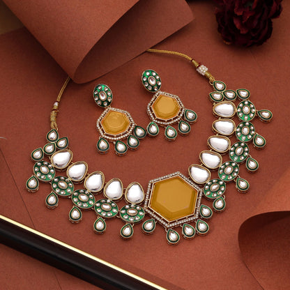 Designer-Kundan-Halskette in Gelb mit traditionellen Steinen für festlichen Schmuck