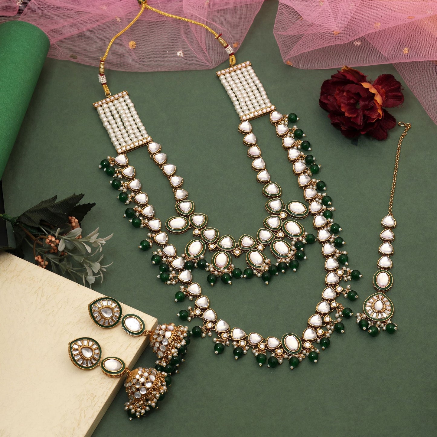 Elegant Green Color Kundan Necklace Set Designed For Bridal And Wedding Jewelry