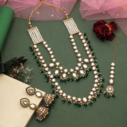 Elegant Green Color Kundan Necklace Set Designed For Bridal And Wedding Jewelry