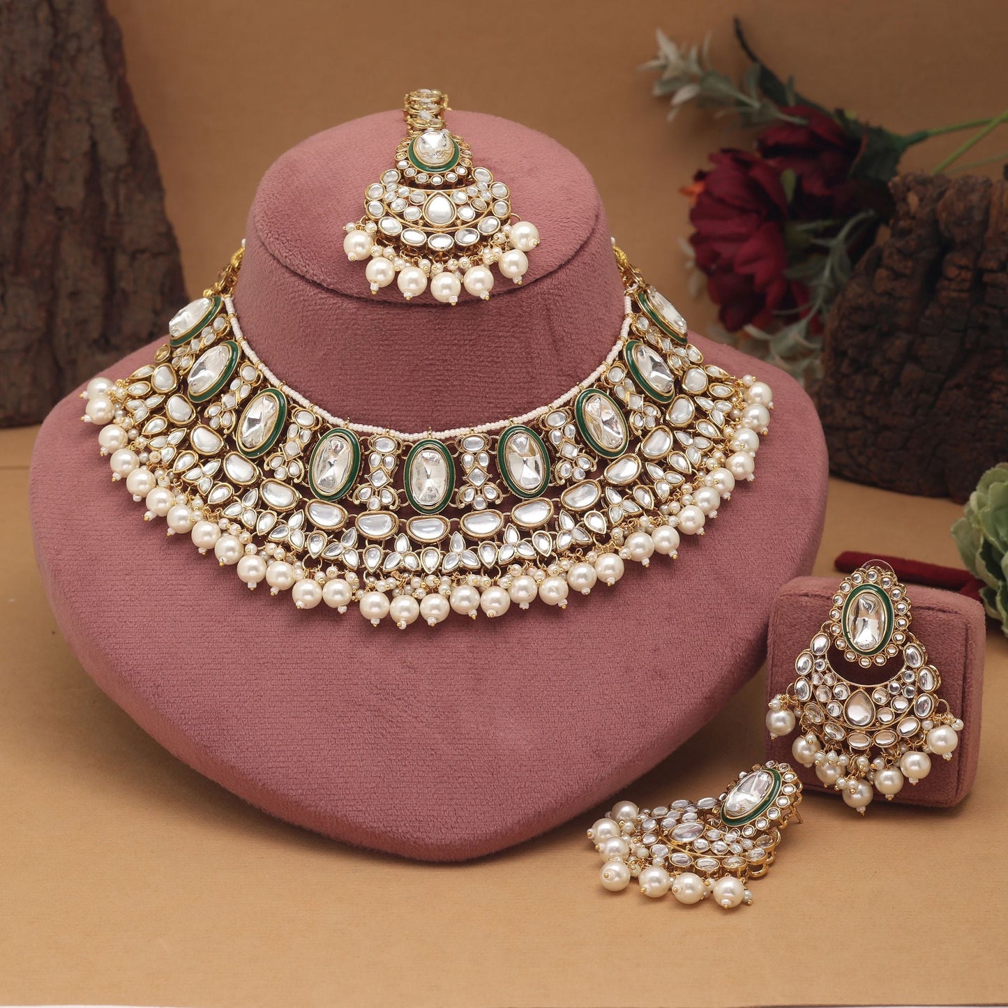 Elegant White Color Kundan Necklace Set Crafted With Exquisite Detailing For Wedding Jewelry Styling