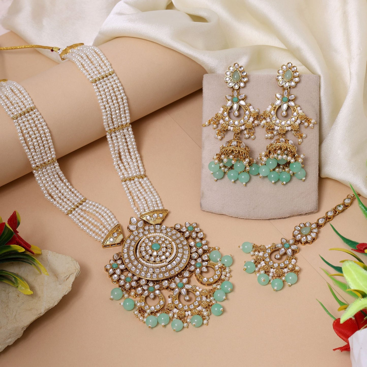 Stilvolles Kundan-Halsketten-Set in Pista-Grün, perfekt für Brautanlässe