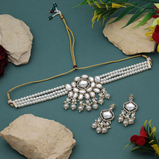 Stilvolles weißes Choker-Kundan-Halsketten-Set, perfekt für Braut- und Festschmuck