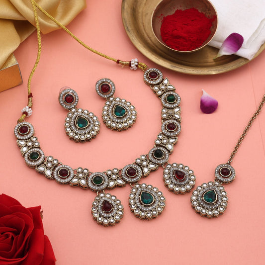 Traditionelles kastanienbraunes und grünes Kundan-Halsketten-Set für festliche und Brautkleidung