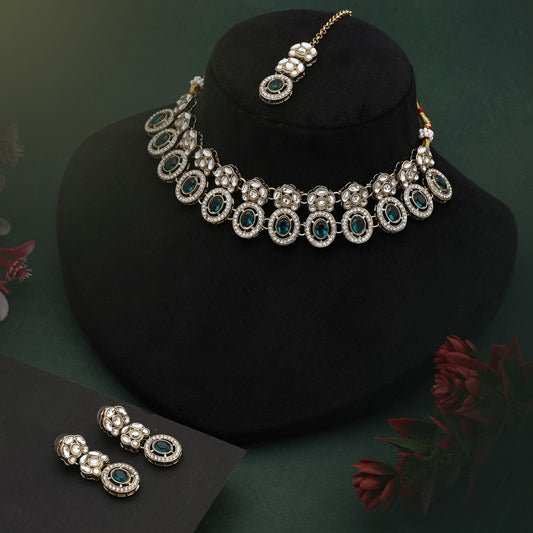 Stilvolles Kundan-Halskettenset in Rama-Grün, perfekt für festliche Anlässe