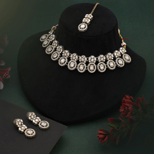 Elegant White Color Kundan Necklace Set With Sparkling Stones For Bridal Attire