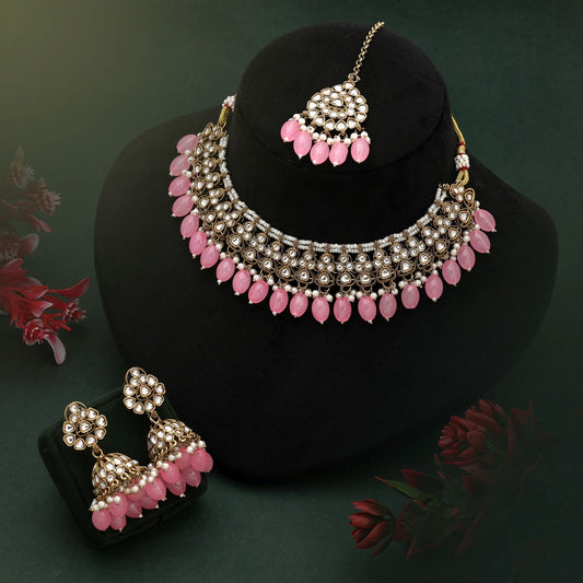 Zartrosa Kundan-Halsketten-Set mit zarten Perlen für elegante Anlässe