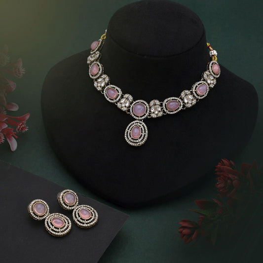 Königlich lila Kundan Halskette Set mit polierten Steinen für Partyanlässe